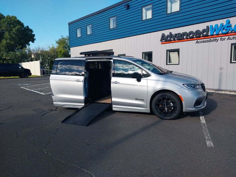 New 2026 Chrysler Pacifica