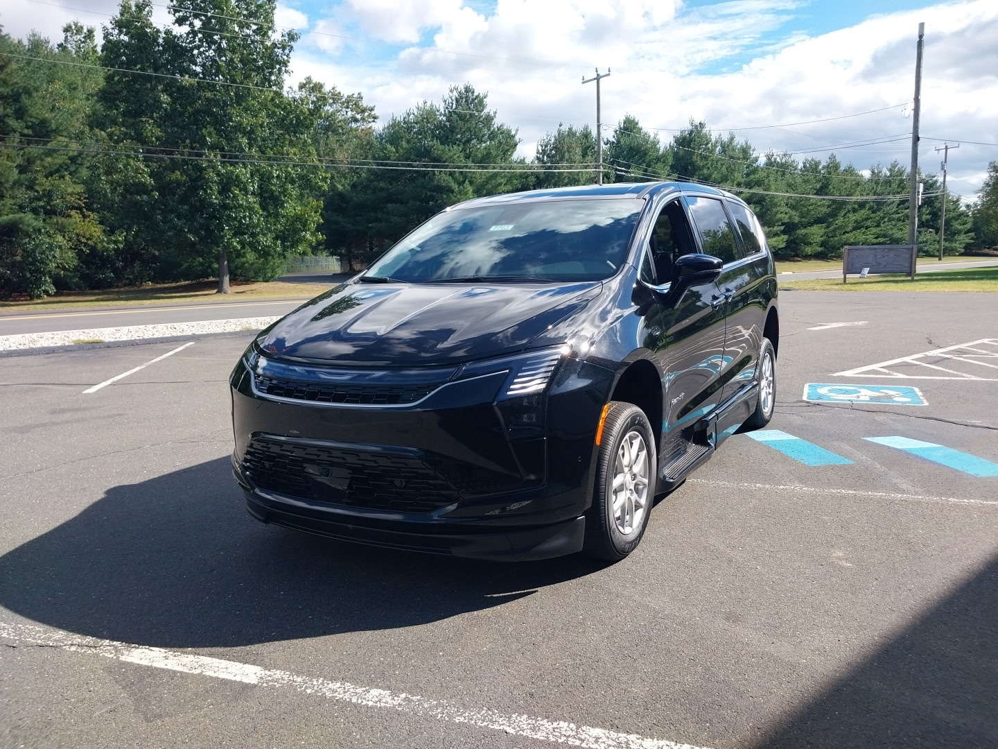 2027 Chrysler Pacifica Select
