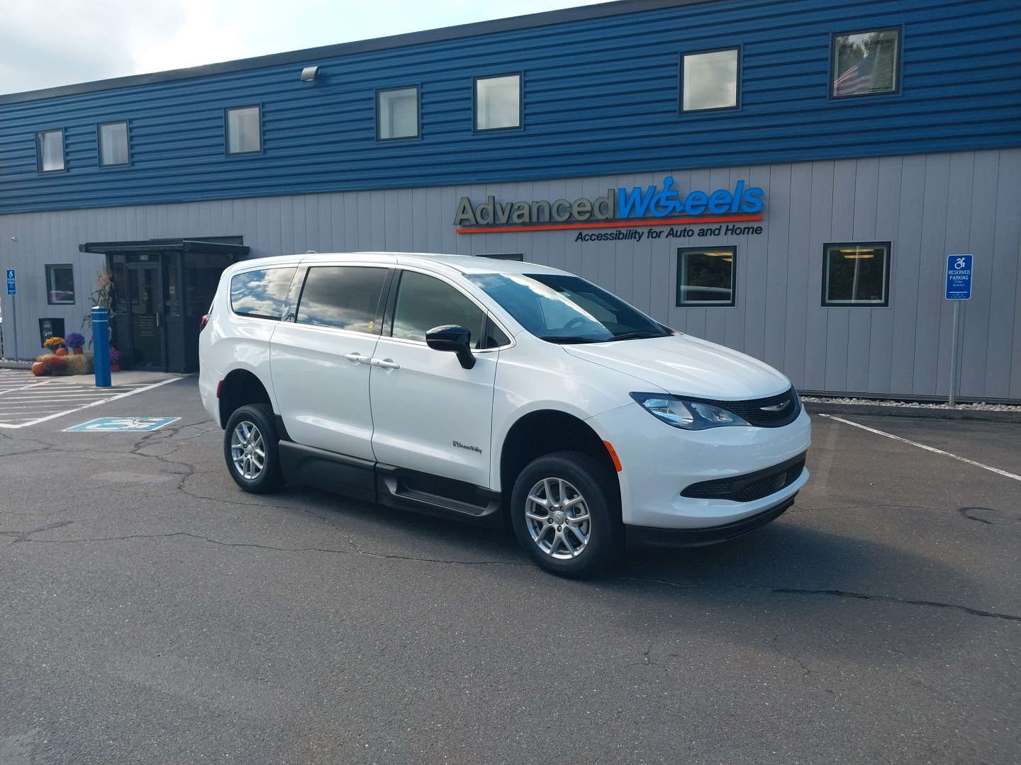 2026 Chrysler Voyager LX