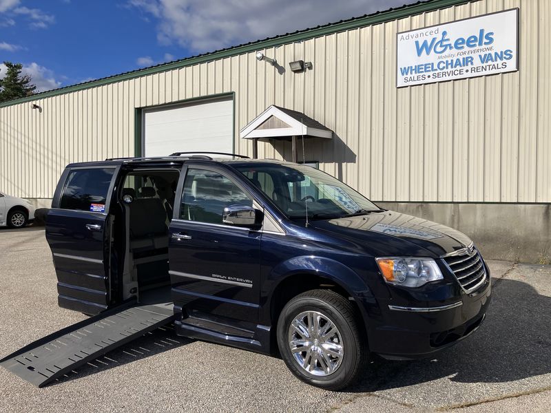 Used 2010 Chrysler Town and Country